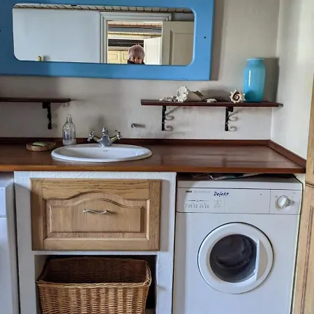 Vandrerhjem Gemuetliches Reetdachhaus Mit Kaminofen Ribe